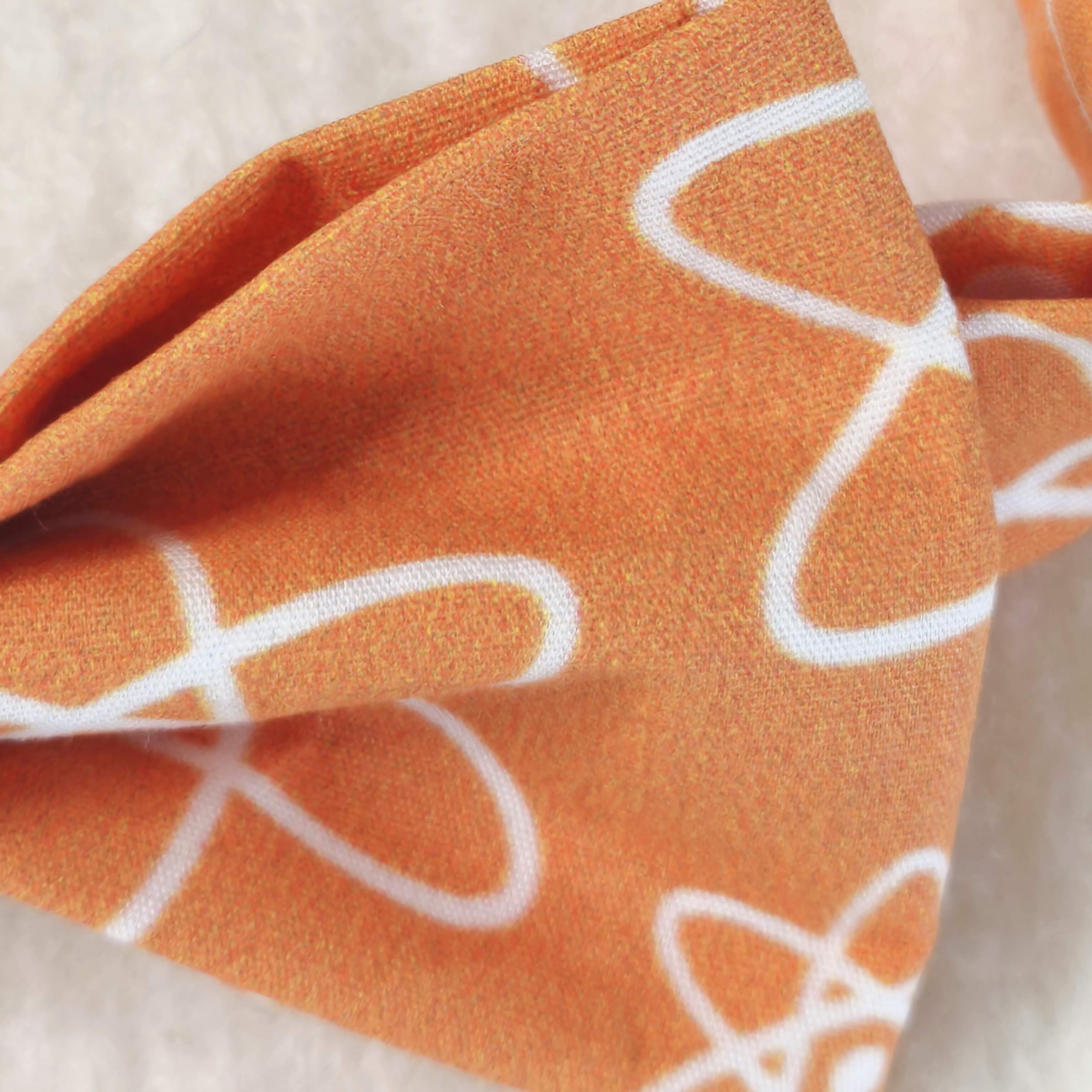 Nœud papillon Atomes détail