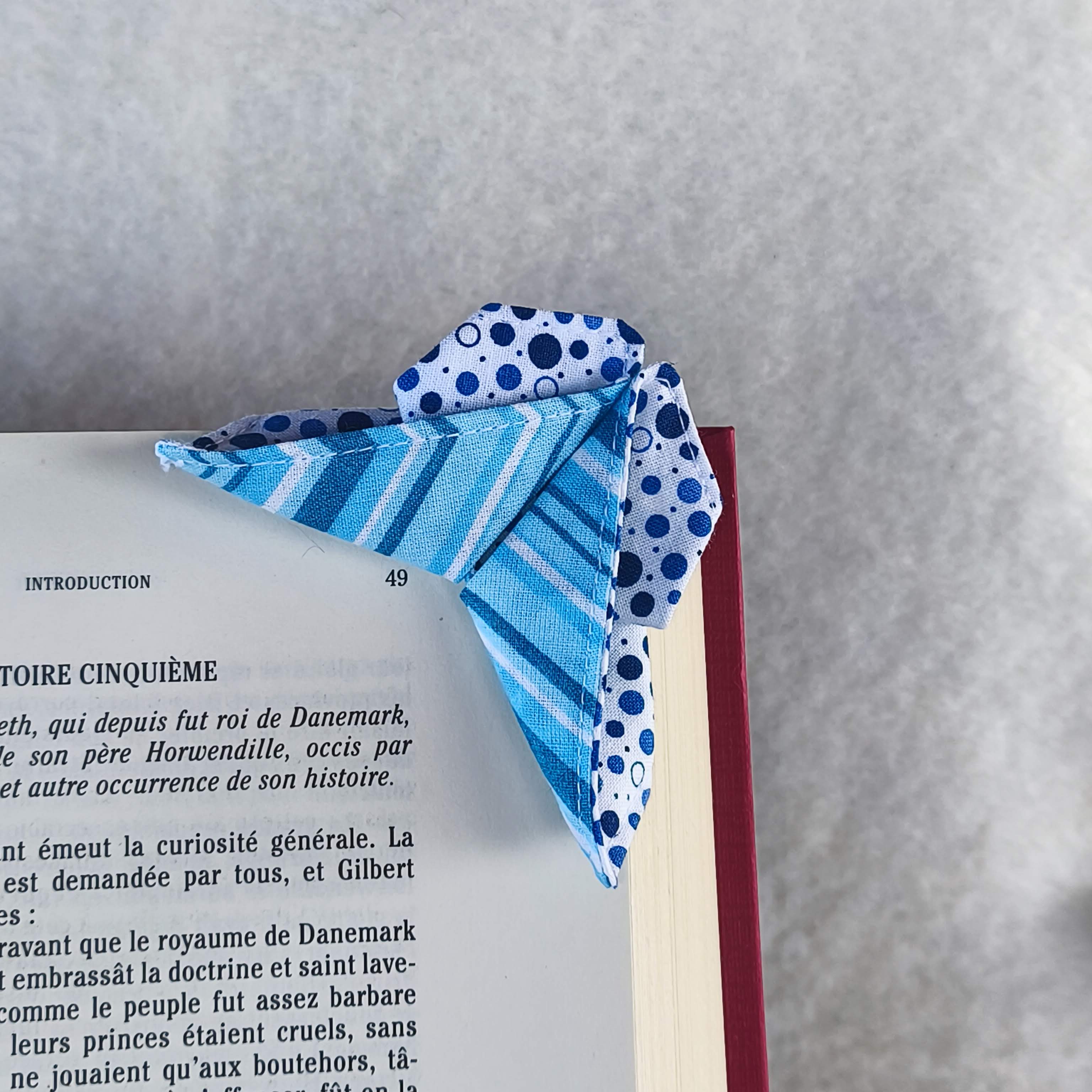 marque page origami papillon bleu motif points 2 avant