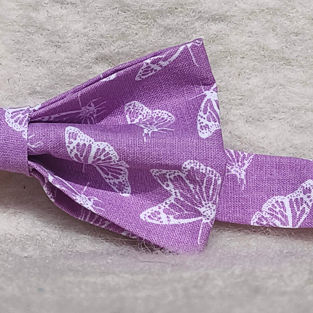 noeud papillon lavande motif papillons lilas kaleidoscope détail