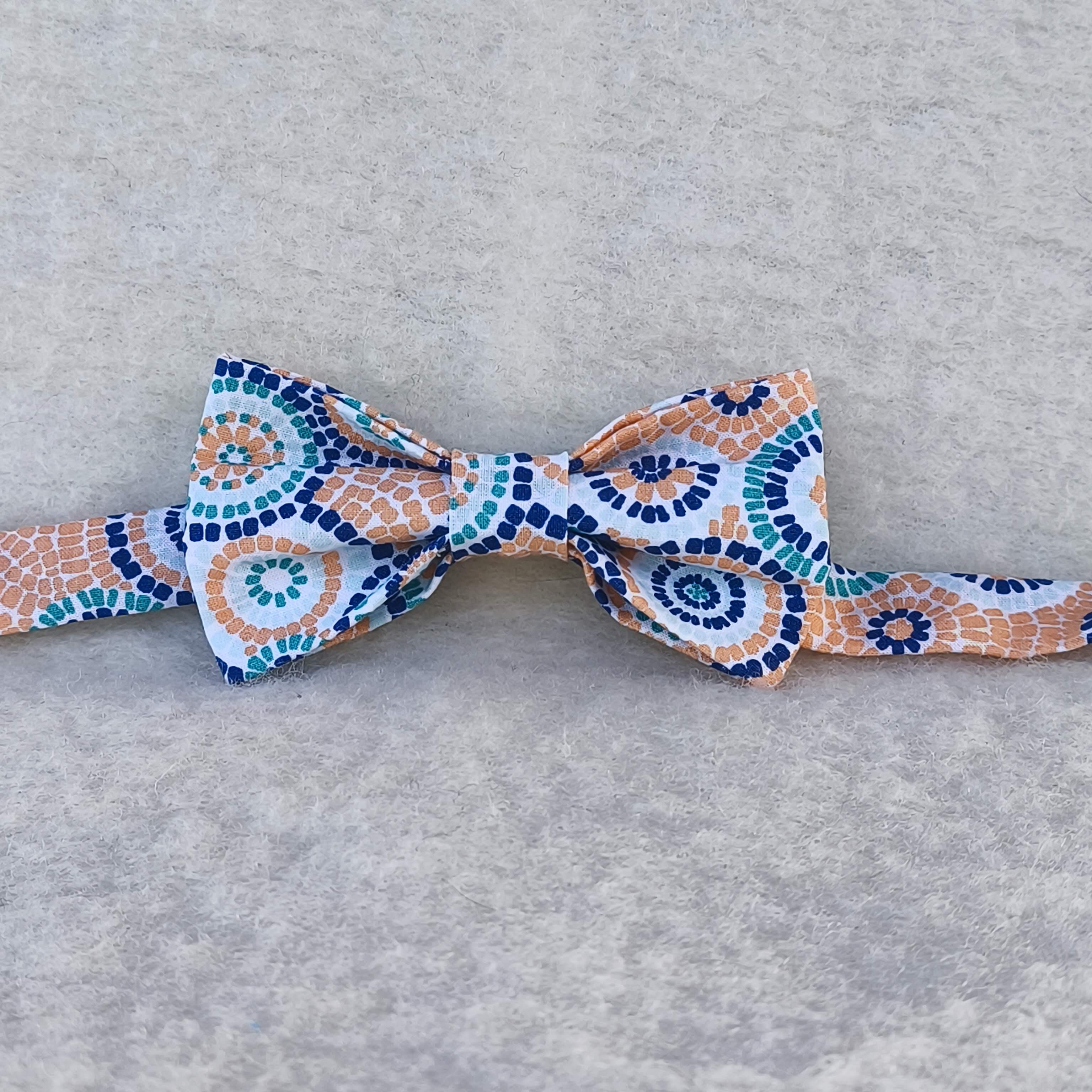 noeud papillon mosaique abricot indigo vue d'ensemble
