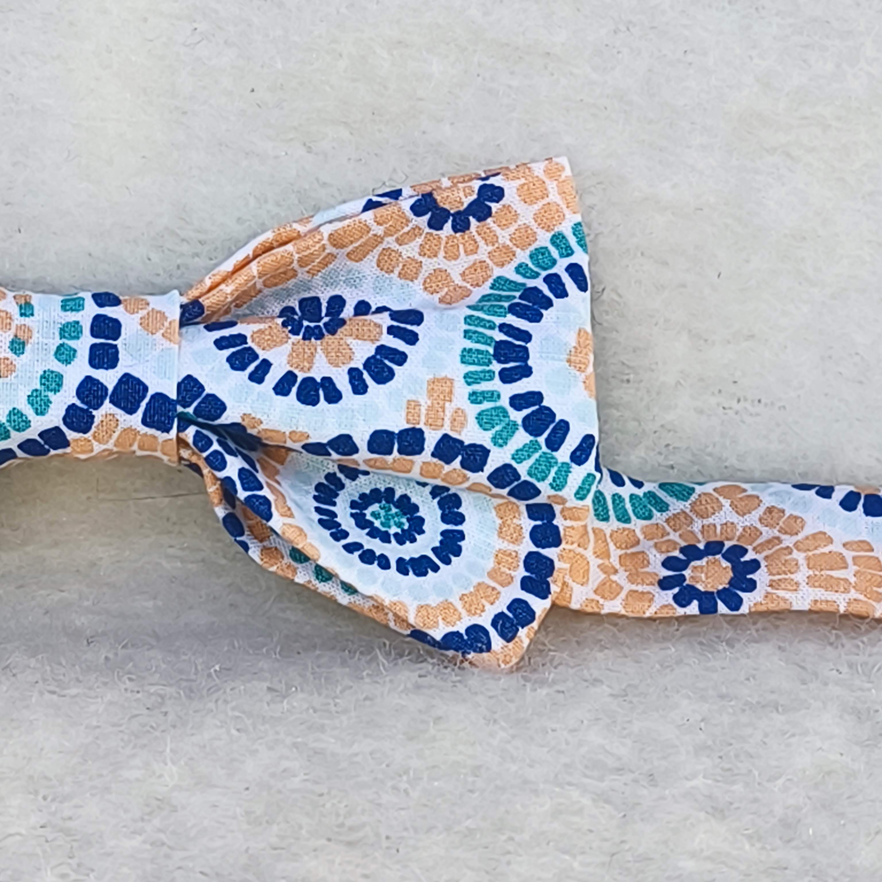 noeud papillon mosaique abricot indigo détail