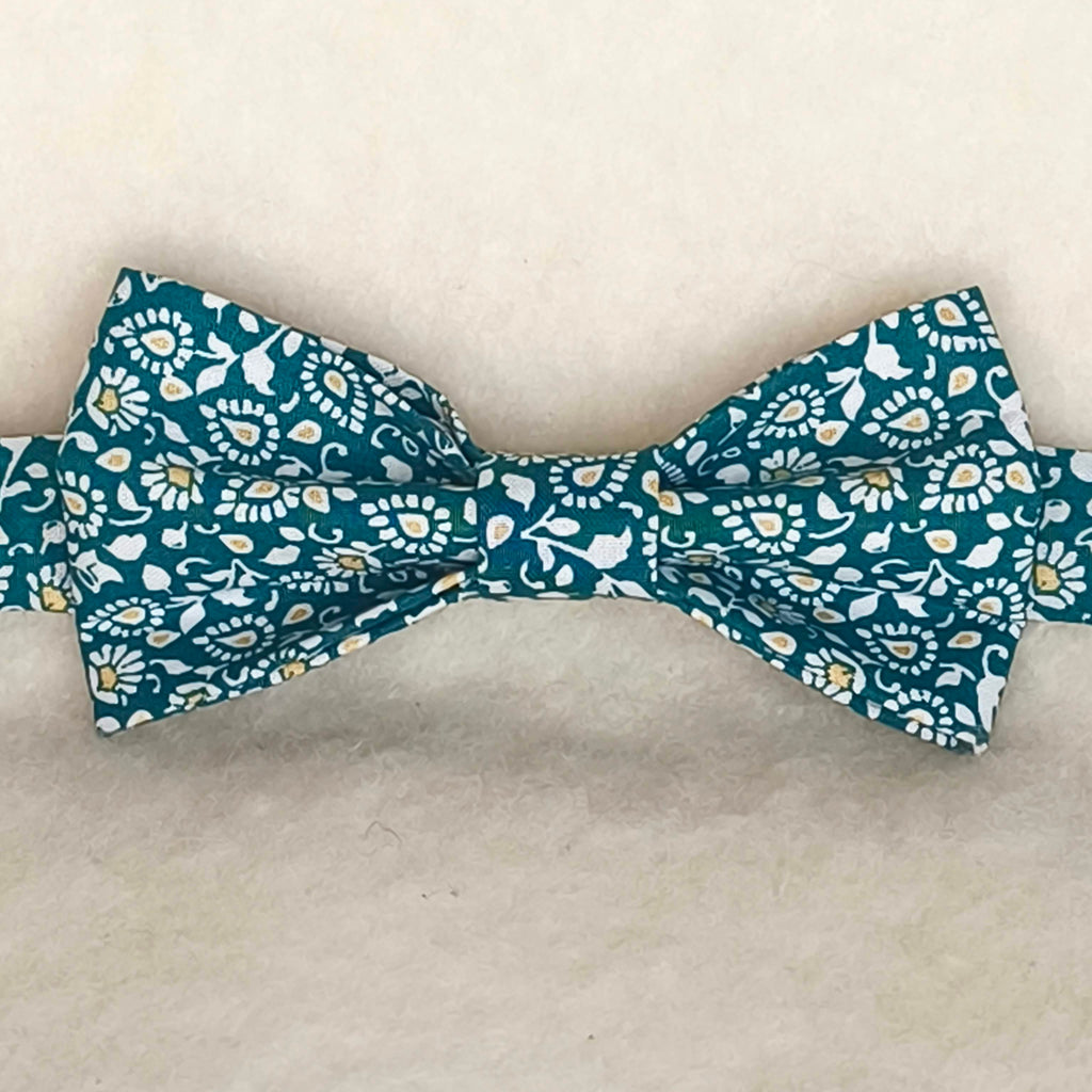 noeud papillon motif fleurs bleu canard style retro artisanal vue générale