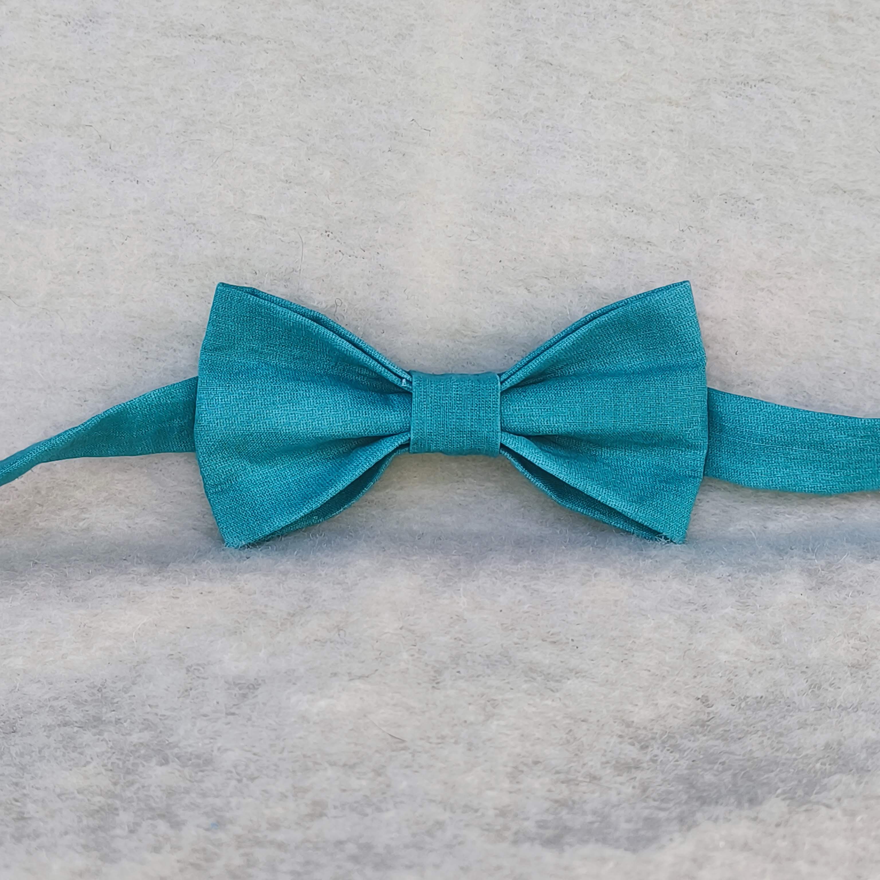 noeud papillon uni turquoise coton lagon profond vue d'ensemble